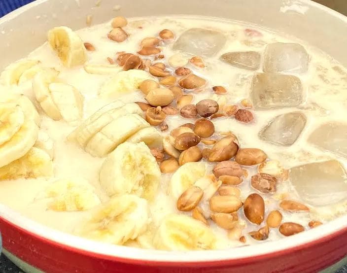 Mashed with milk, sugar and peanut.